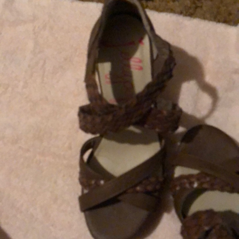 Brown wedges